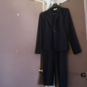 Womens 100% Polyester PantSuit sz M
